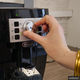 Cafetière Delonghi Magnifica S ECAM22.140.B : un rapport qualité/prix redoutable